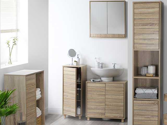 wooden bathroom cabinets 