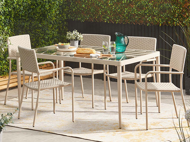 Natural comfortable cream garden dining sets