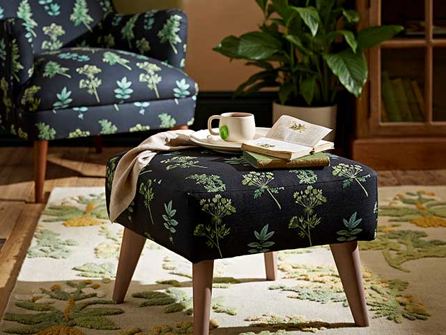 Botanical footstool with armchair 