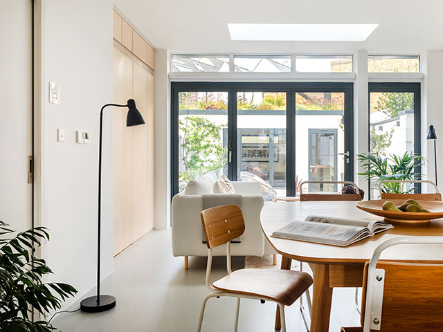 dining room, outdoor living space