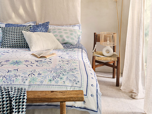 coastal decorating ideas: Try adding lengths of fabric for texture that blows in the breeze