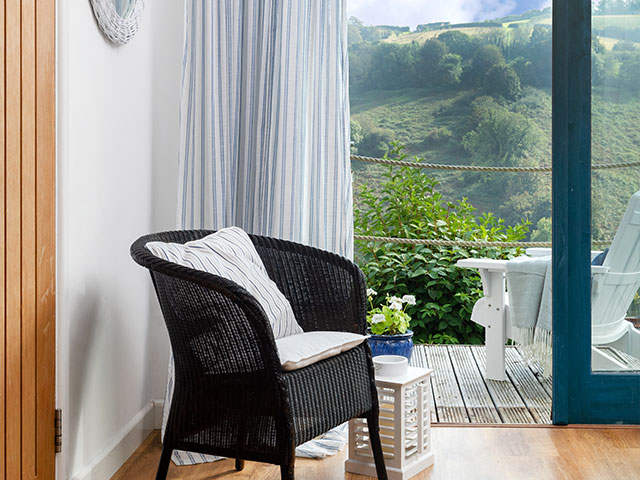 Coastal styling in a chic Devonshire apartment