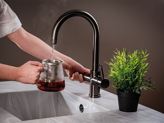 The Fahren K&W Swan Neck 4-in-1 boiling water tap ChillBox bundle