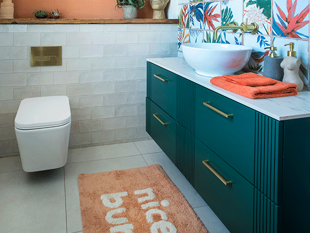 Tropical styling in the bathroom
