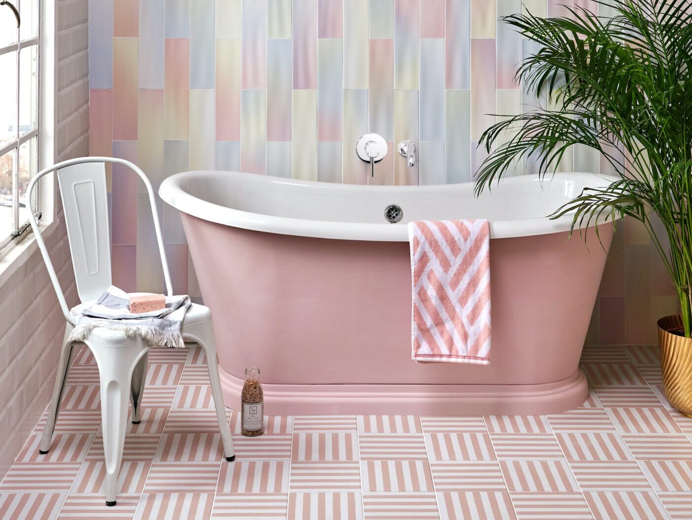 Ca' Pietra Deck Chair Rose bathroom tiles