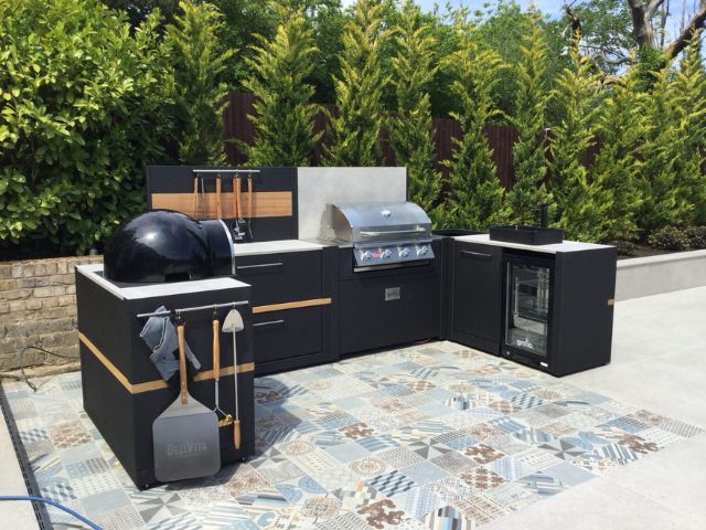 Outdoor kitchen