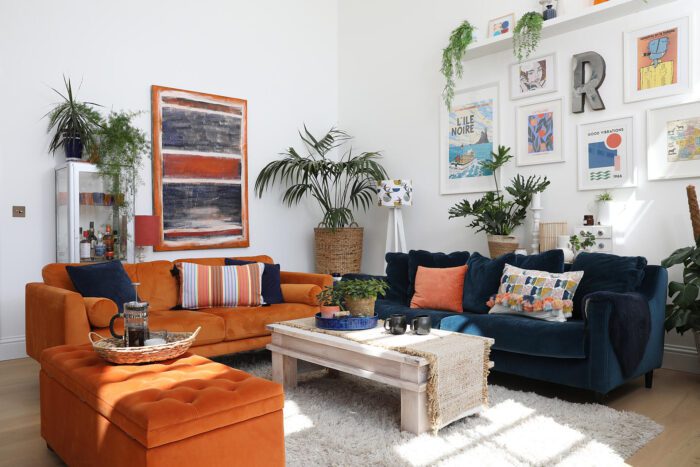 Hill apartment - living room