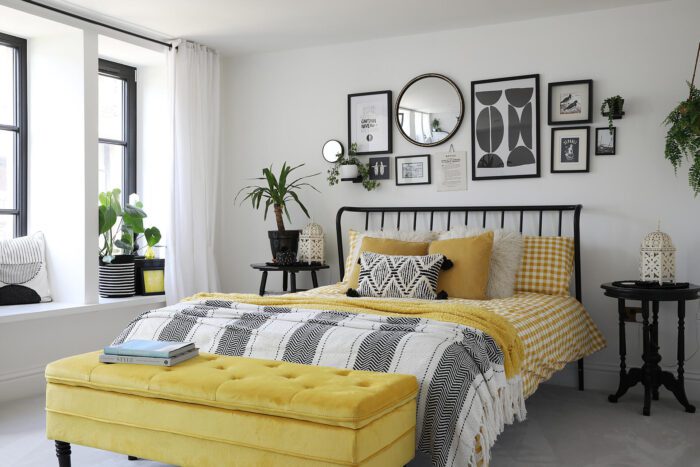 Hill apartment - bedroom