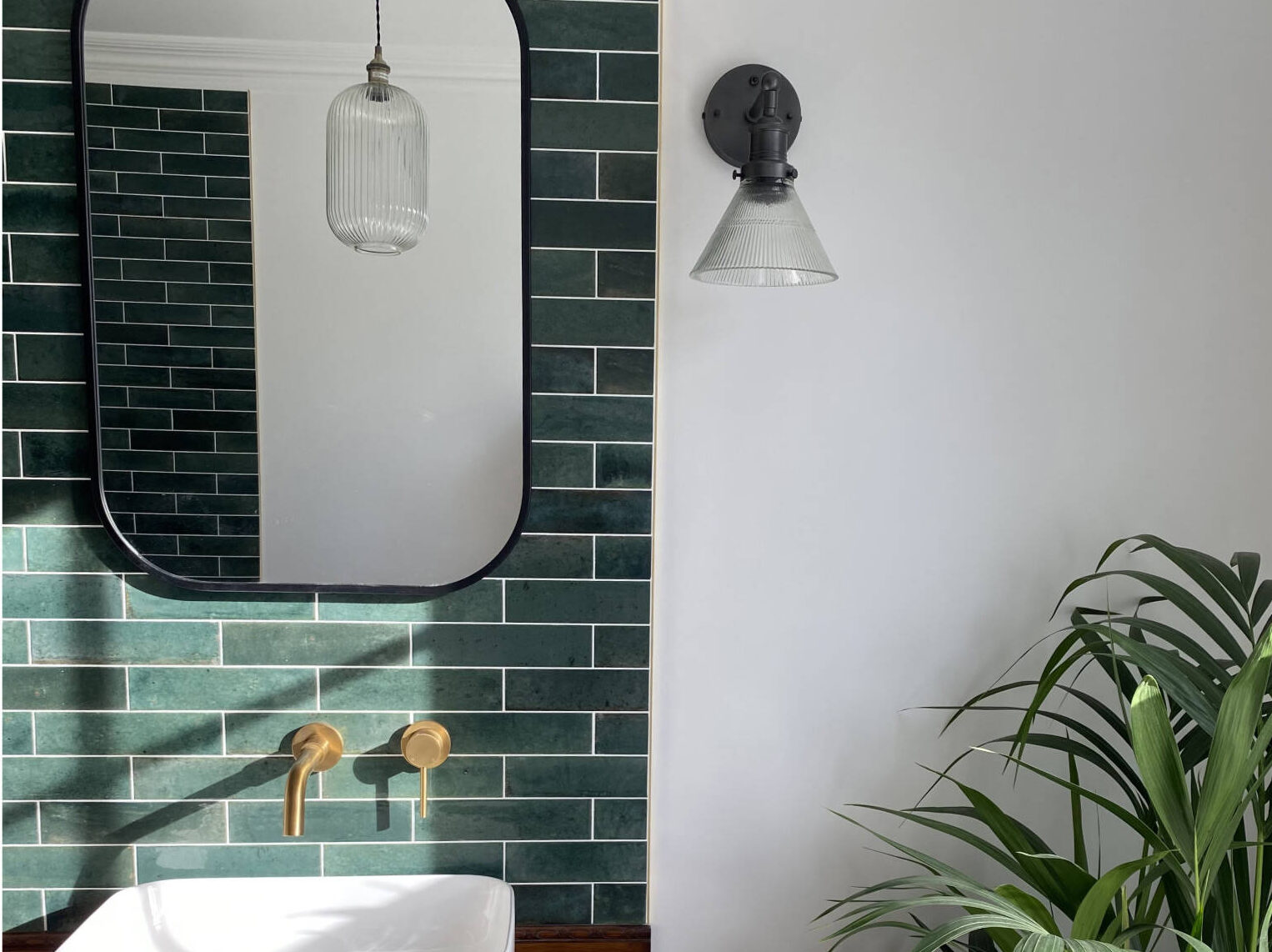 9 of the best bathroom lights