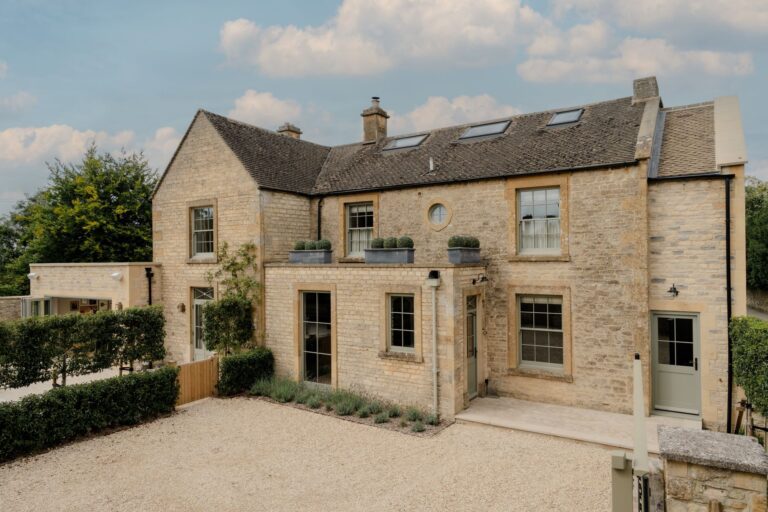 Raffle House Stow Dream House