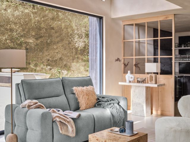 Coastal themed living room by Sofology
