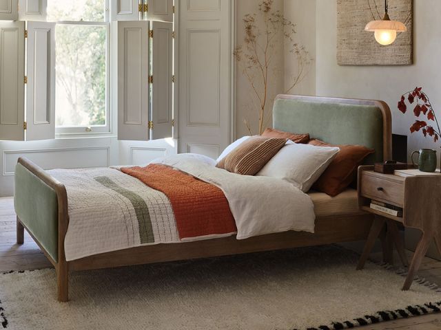 Colourful bedroom by Atkin & Thyme
